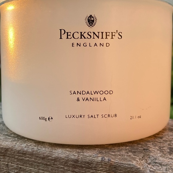 Rare PECKSNIFF’S Salt Scrub Sandalwood Vanilla 21.1 oz. - Picture 3 of 4
